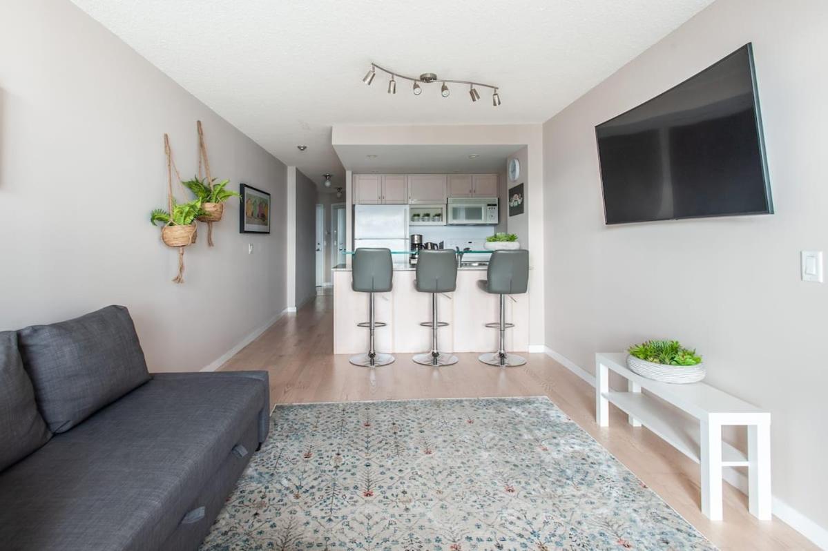 Privatunterkunft Right By The Lake Downtown Condo, 1 Bedroom, 1 Free Parking Toronto